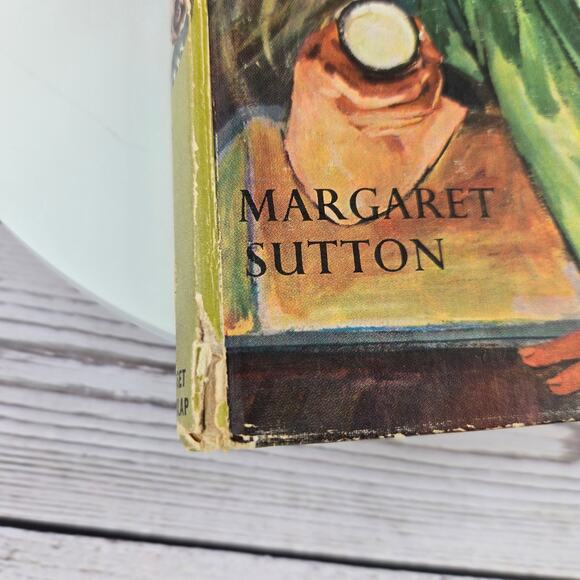 The Haunted Attic A Judy Bolton Mystery by Margaret Sutton - Picture 5 of 15